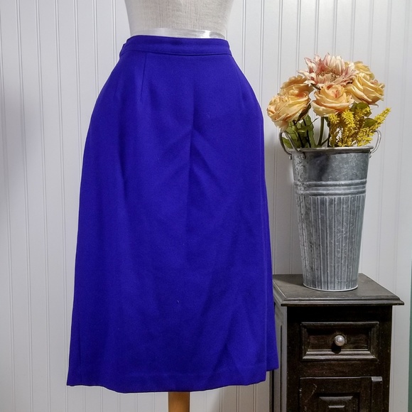 | kasper | blue v neck suit - Picture 2 of 7